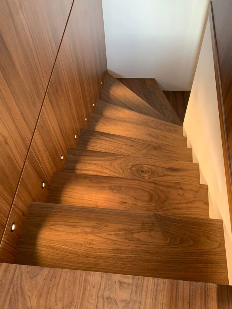 le guillant électricité points lumineux encastrés pour éclairage des marches d'un escalier